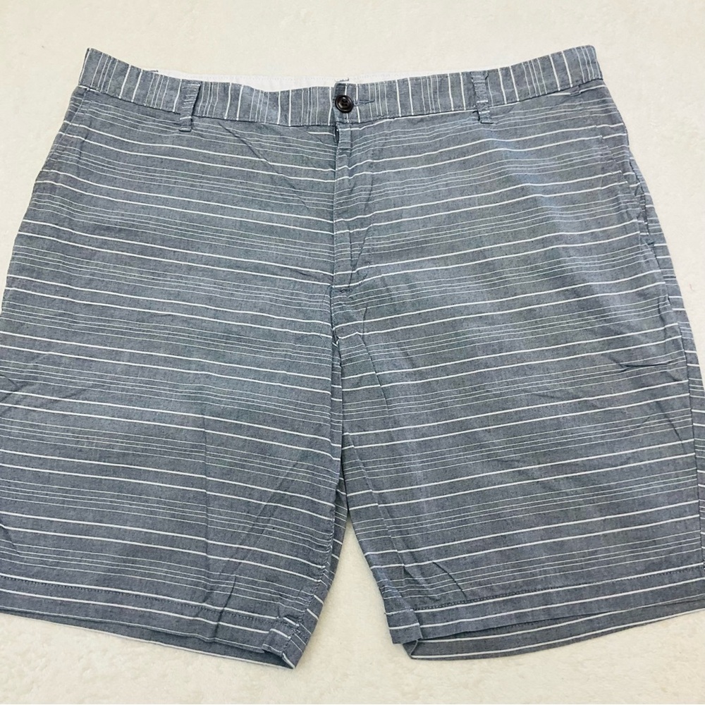 DOCKERS Men’s Gray Striped Cotton Flat Front Shorts | Size 38W | 9” Inseam